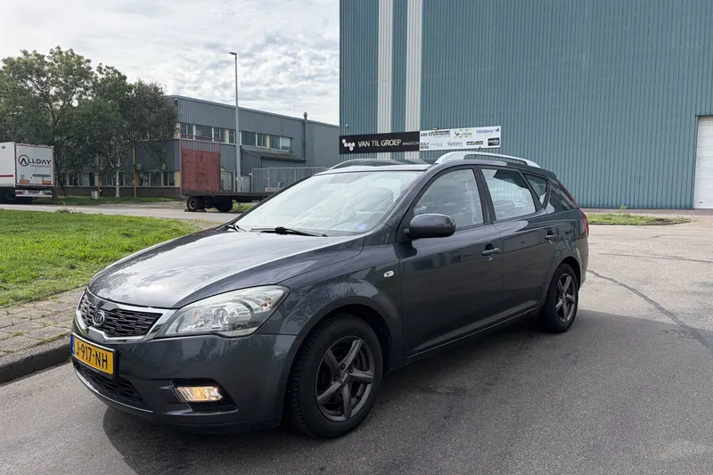 Kia Cee'd (2010)