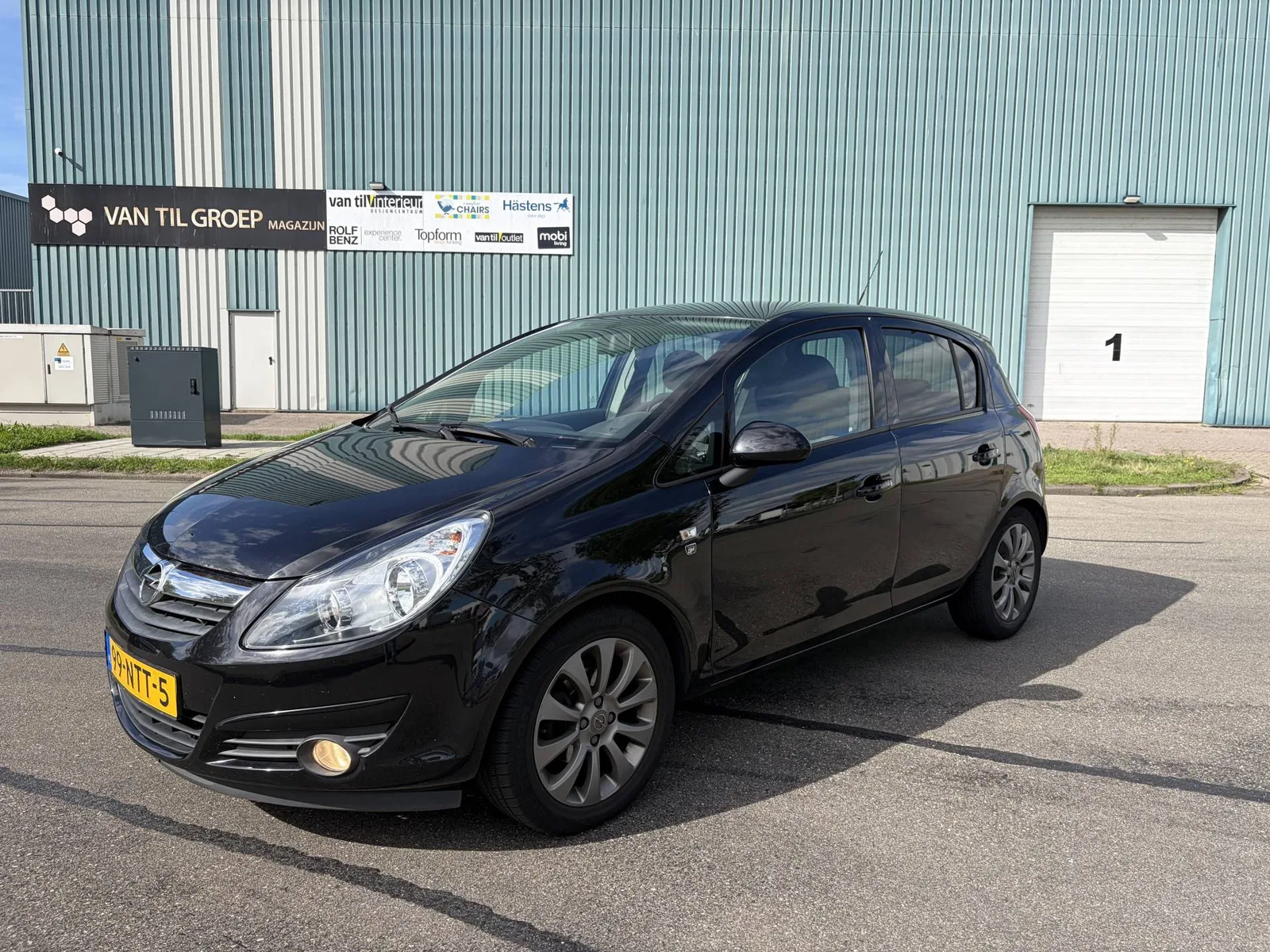 Opel Corsa (2010) — foto 1