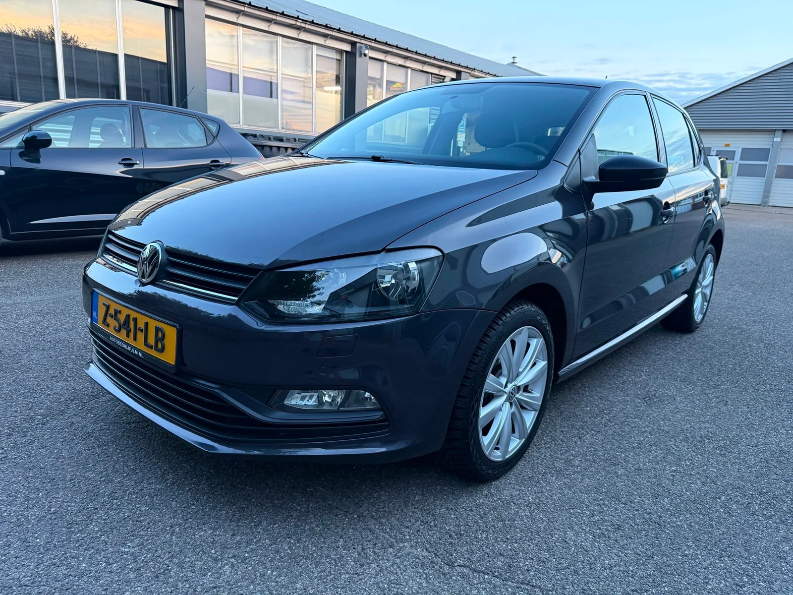 Volkswagen Polo (2016) — foto 1