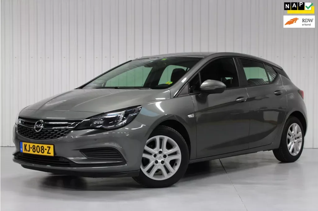 Opel Astra (2016) — foto 1