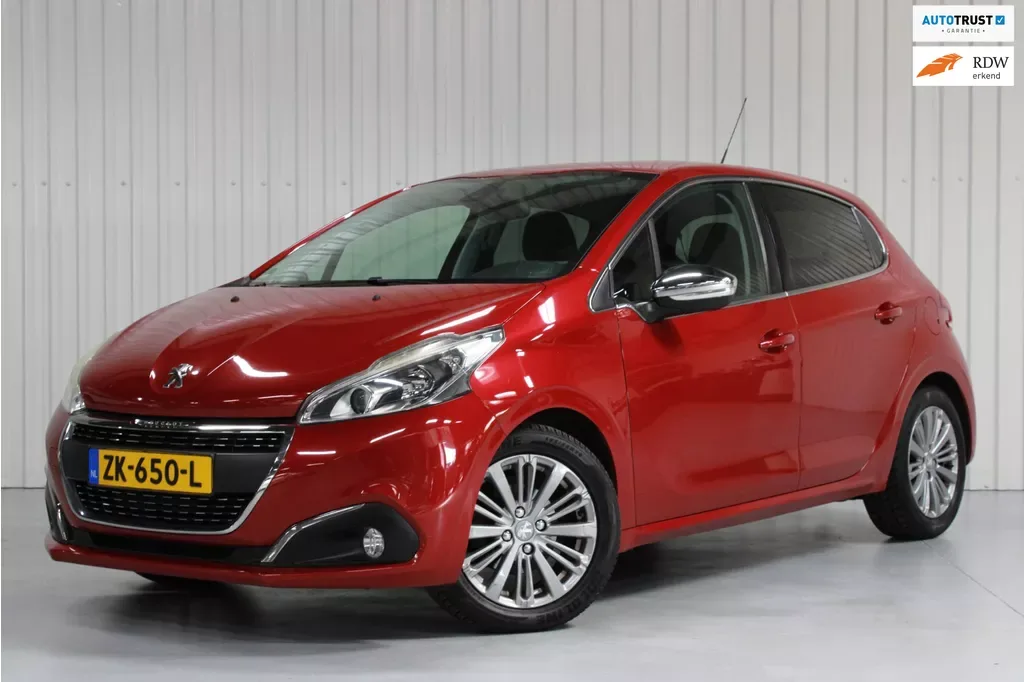Peugeot 208 (2015) — foto 1
