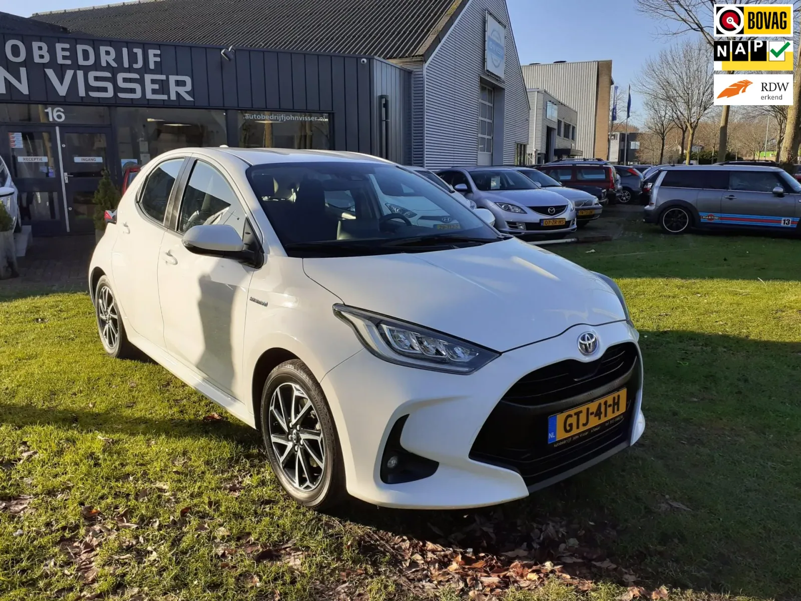 Toyota Yaris (2020) — foto 1