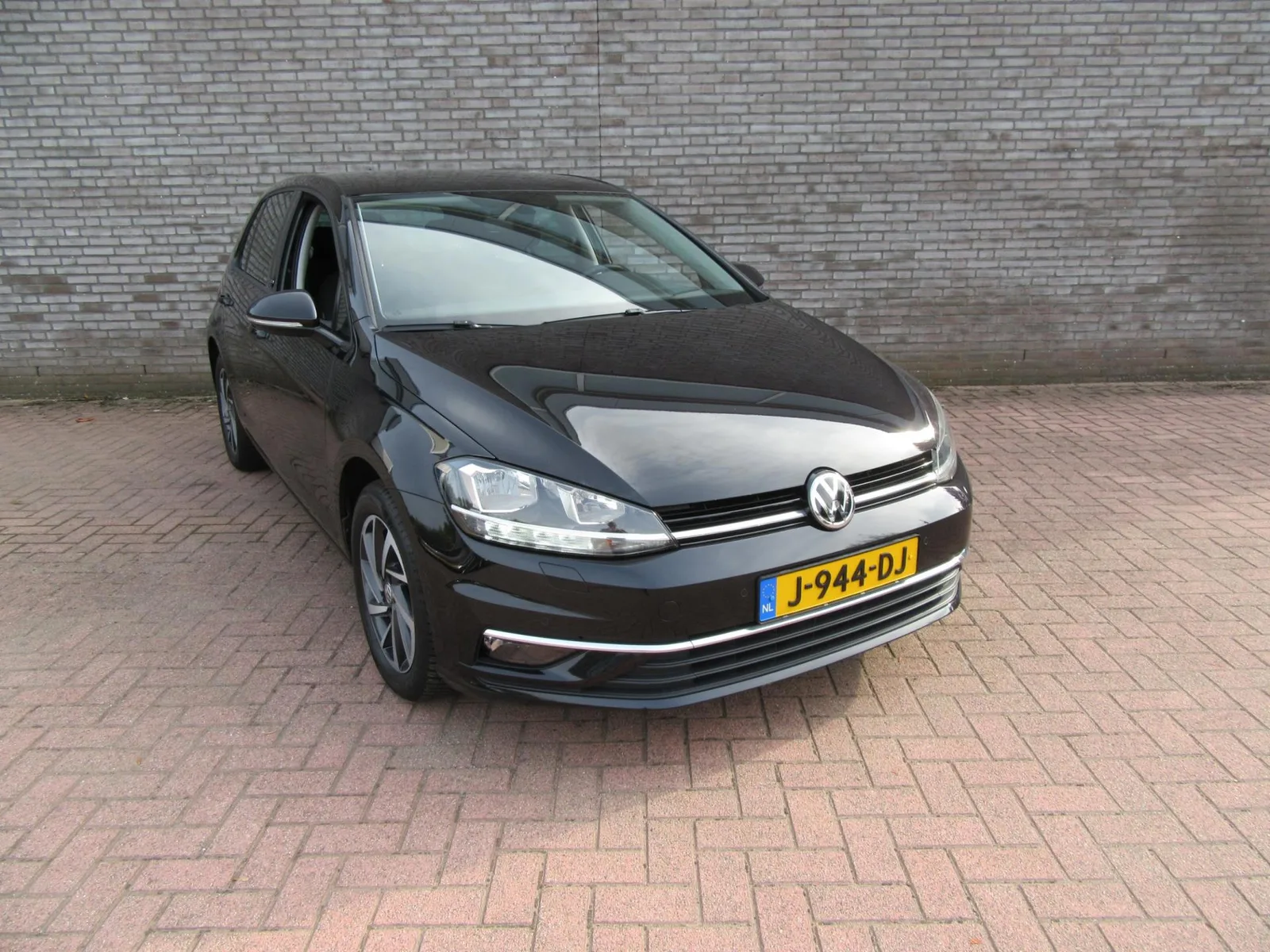 Volkswagen Golf (2018) — foto 1