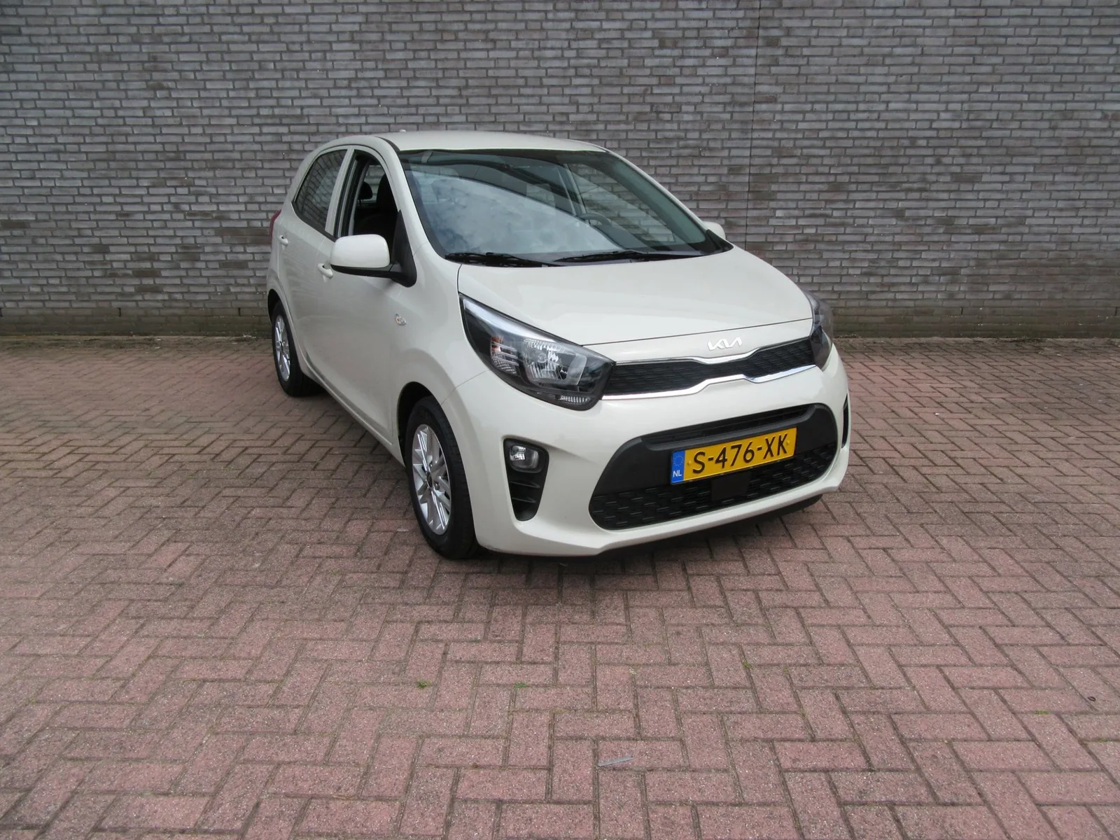 Kia Picanto (2023) — foto 1