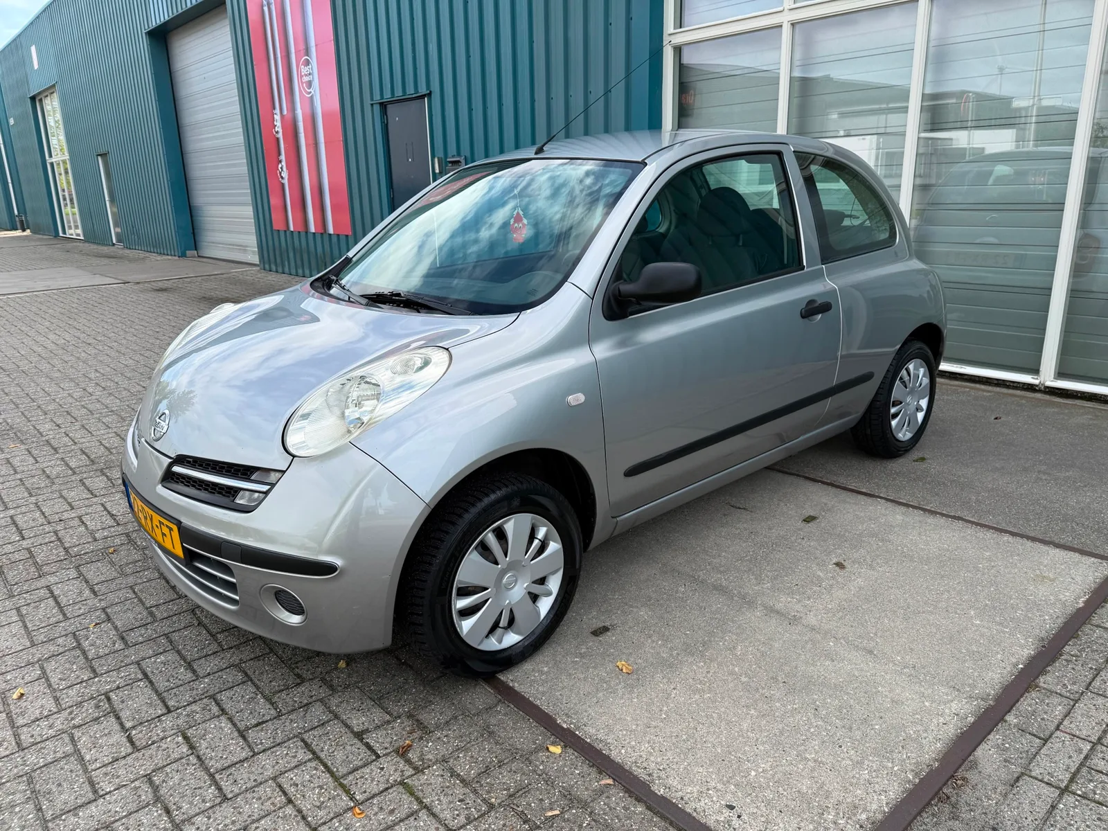 Nissan Micra (2005) — foto 1
