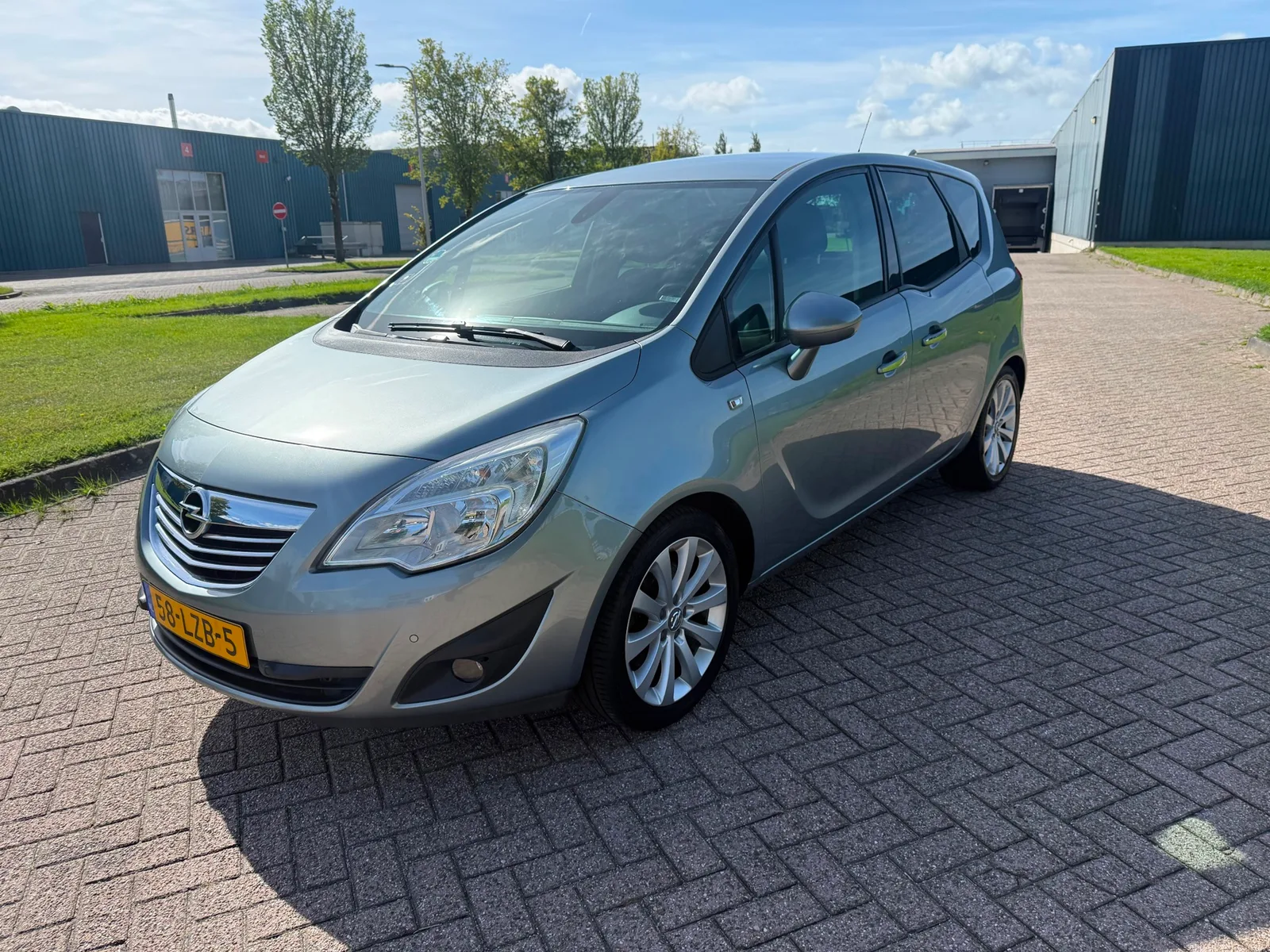 Opel Meriva (2010) — foto 1