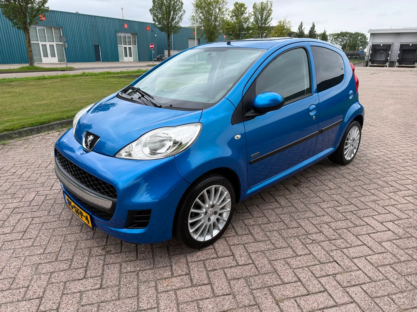 Peugeot 107 (2011) — foto 1