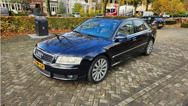 Audi A8 (2003) — foto 1