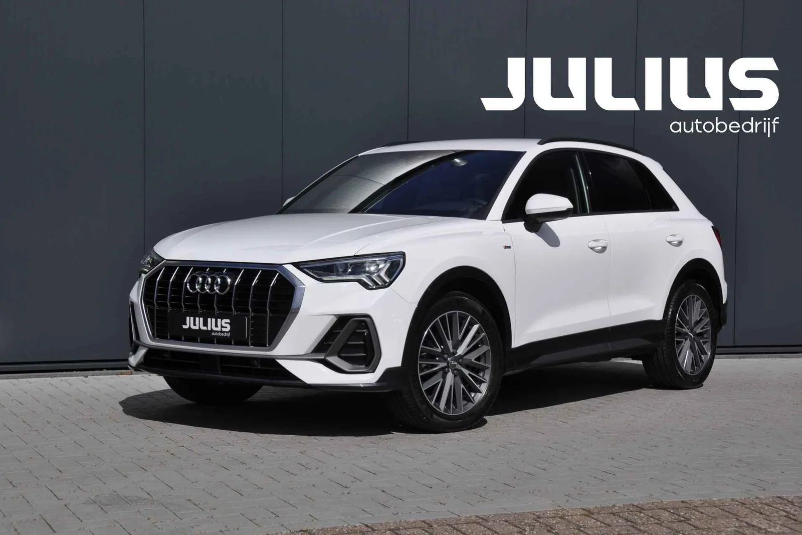 Audi Q3 (2019) — foto 1