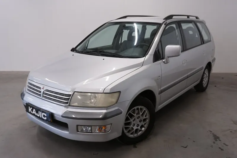 Mitsubishi Space Wagon (2003)