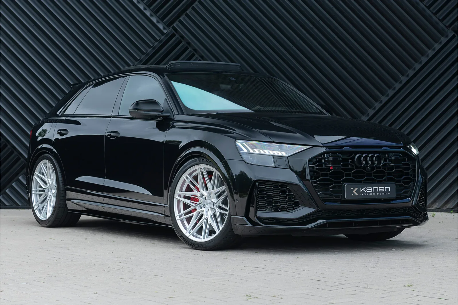 Audi RS Q8 (2019) — foto 1