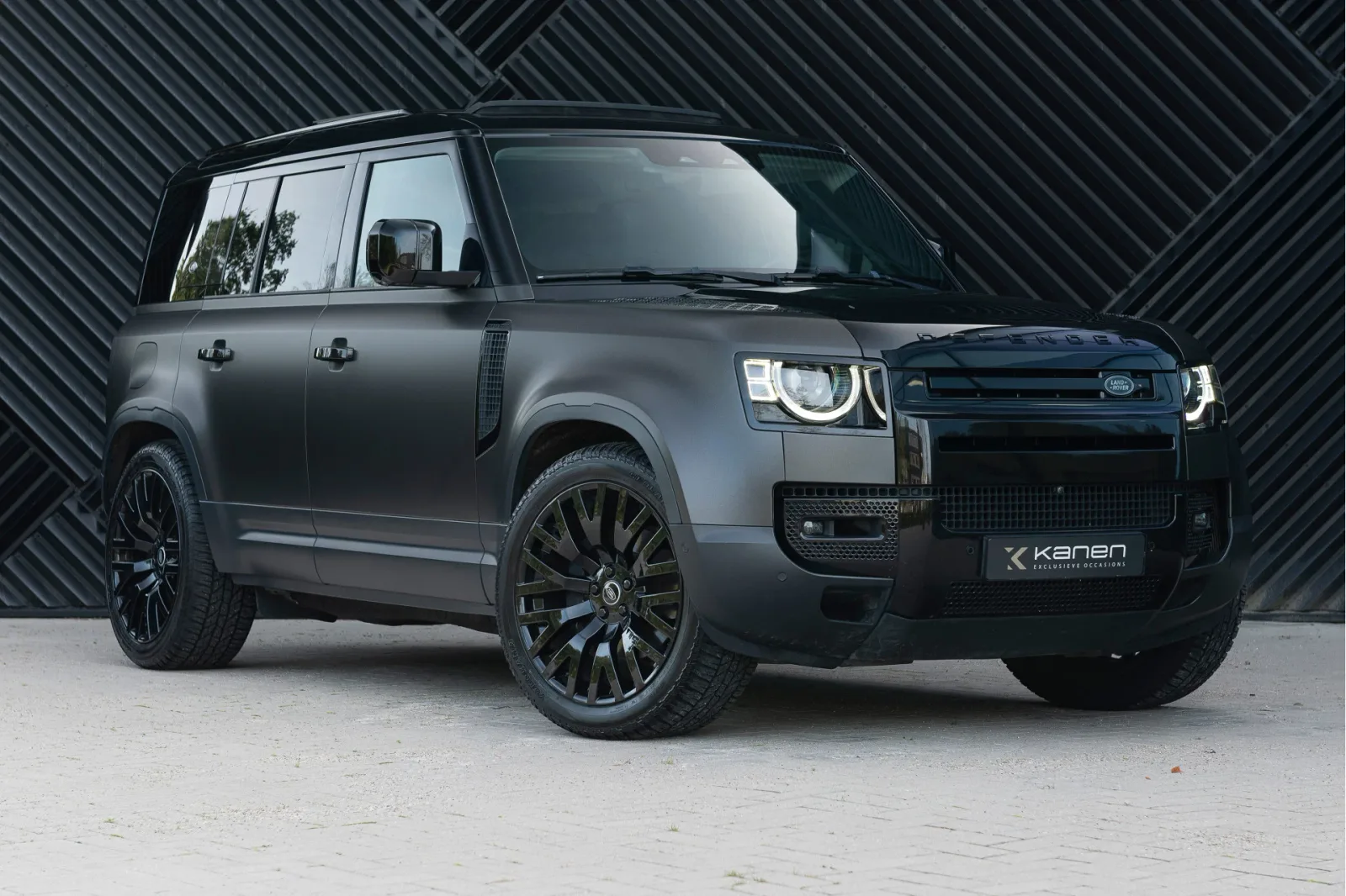 Land Rover Defender (2020) — foto 1