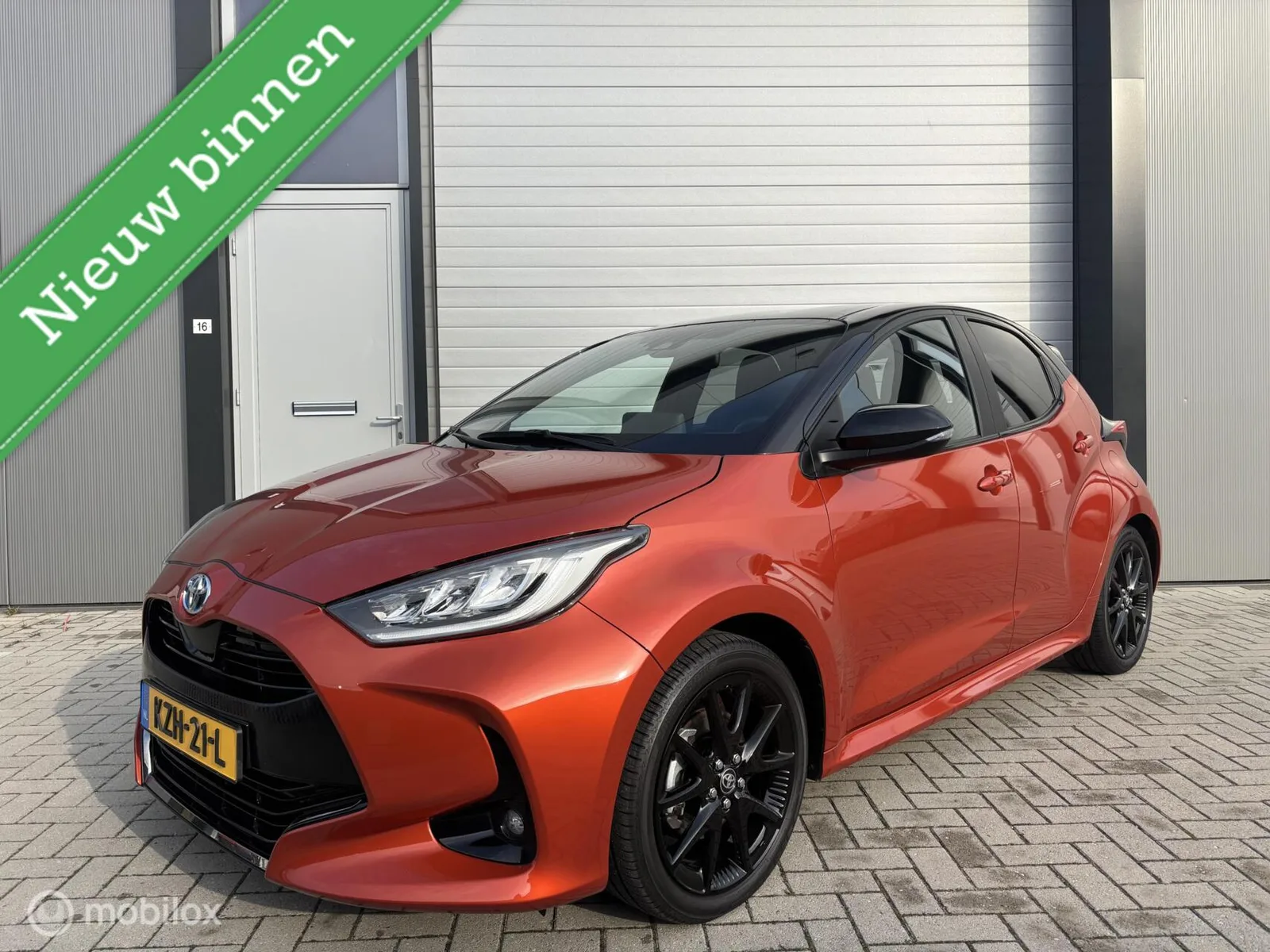 Toyota Yaris (2023) — foto 1