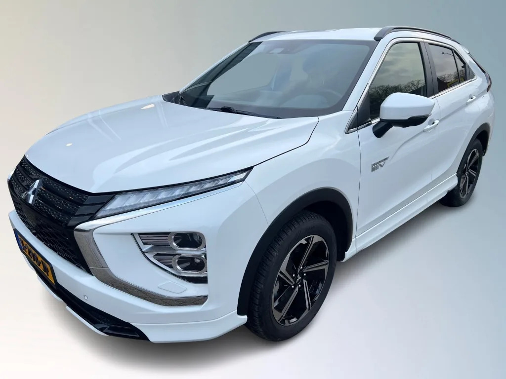 Mitsubishi Eclipse Cross (2023) — foto 1
