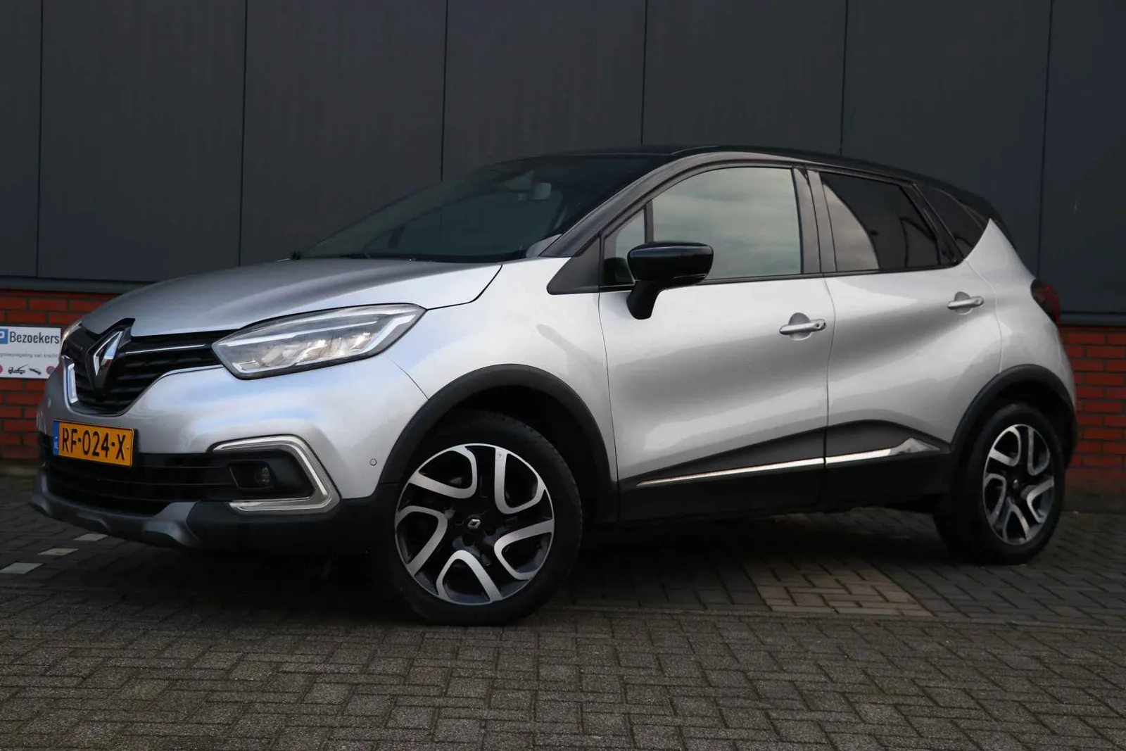 Renault Captur (2017) — foto 1