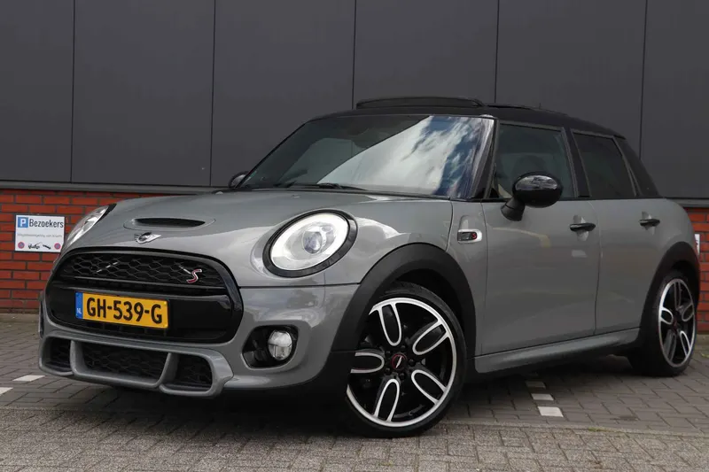 MINI Cooper (2015)