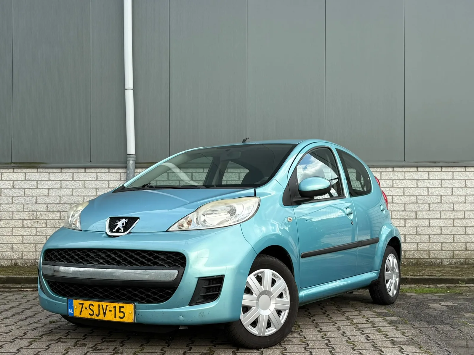 Peugeot 107 (2011) — foto 1