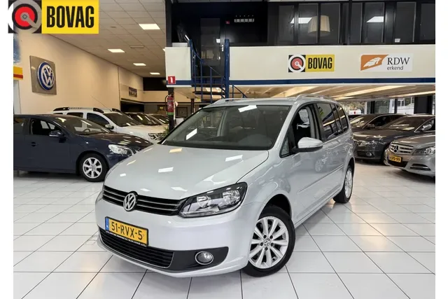 Volkswagen Touran (2011) — foto 1