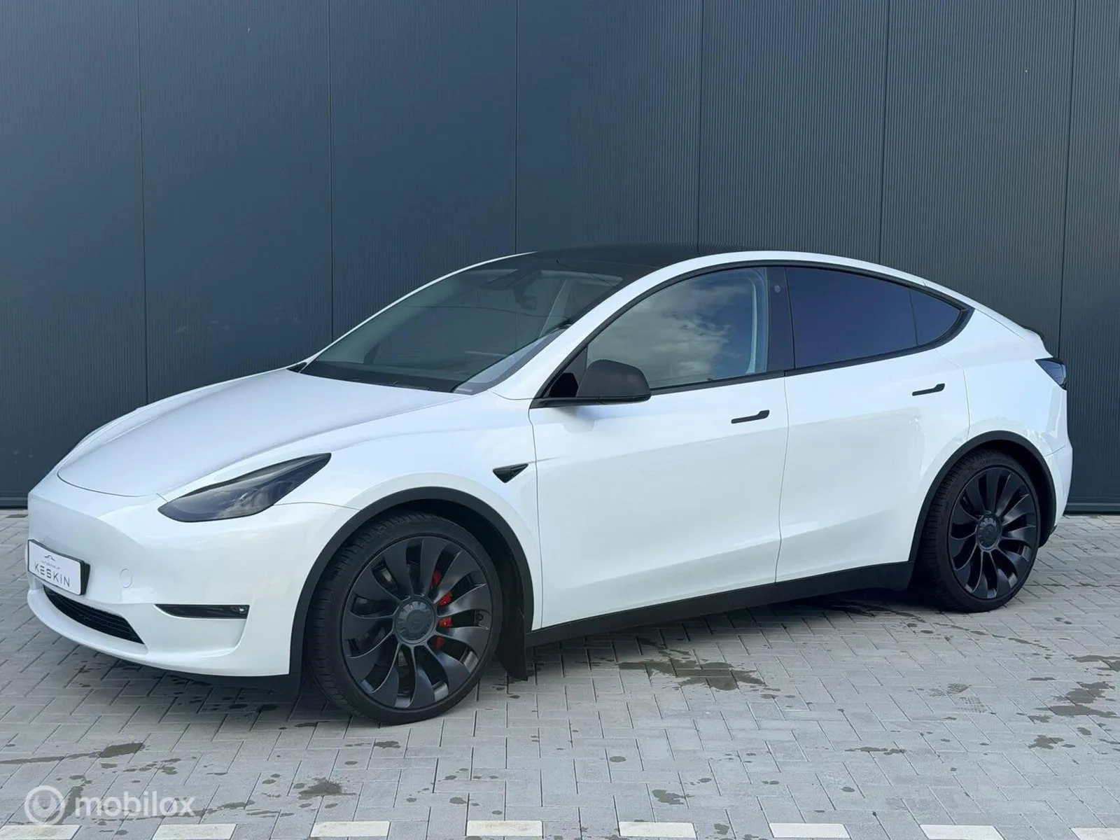 Tesla Model Y (2022) — foto 1