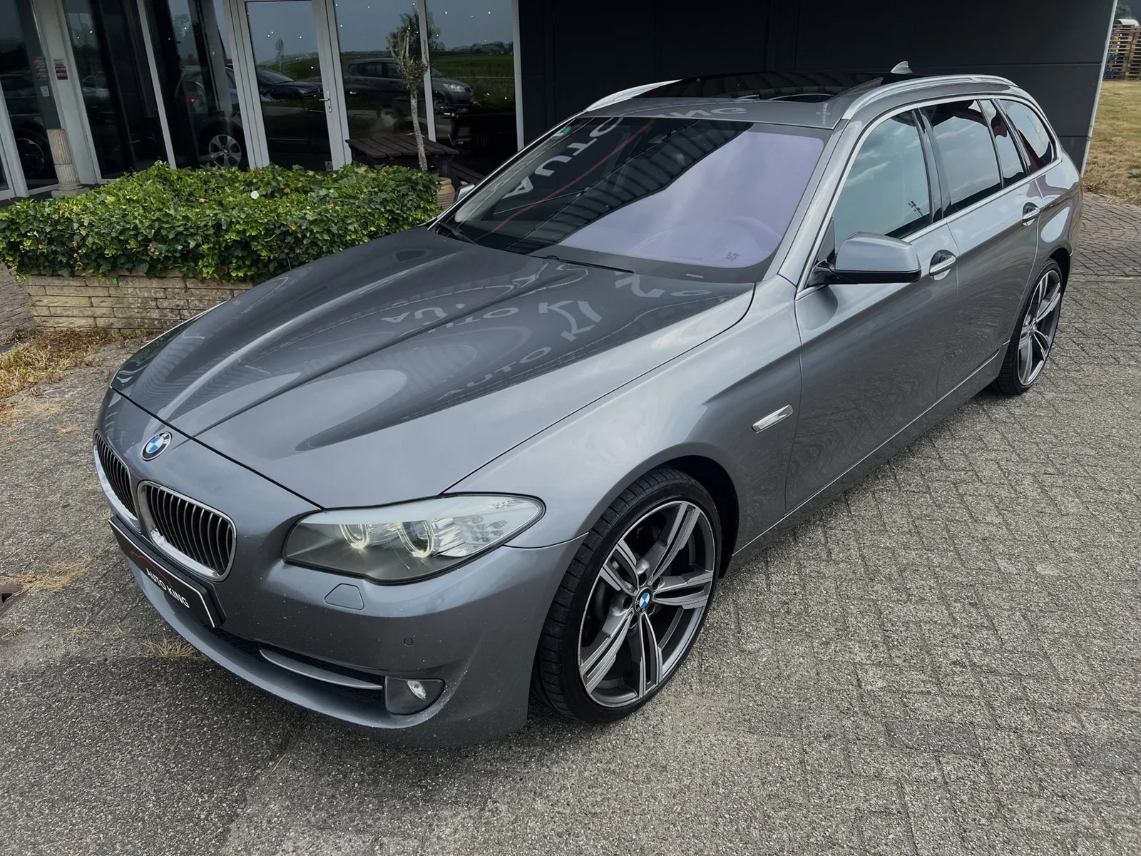 BMW 5-Serie (2012) — foto 1