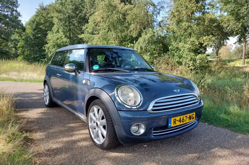 MINI Cooper (2009)