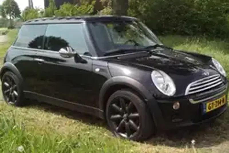 MINI One (2002)