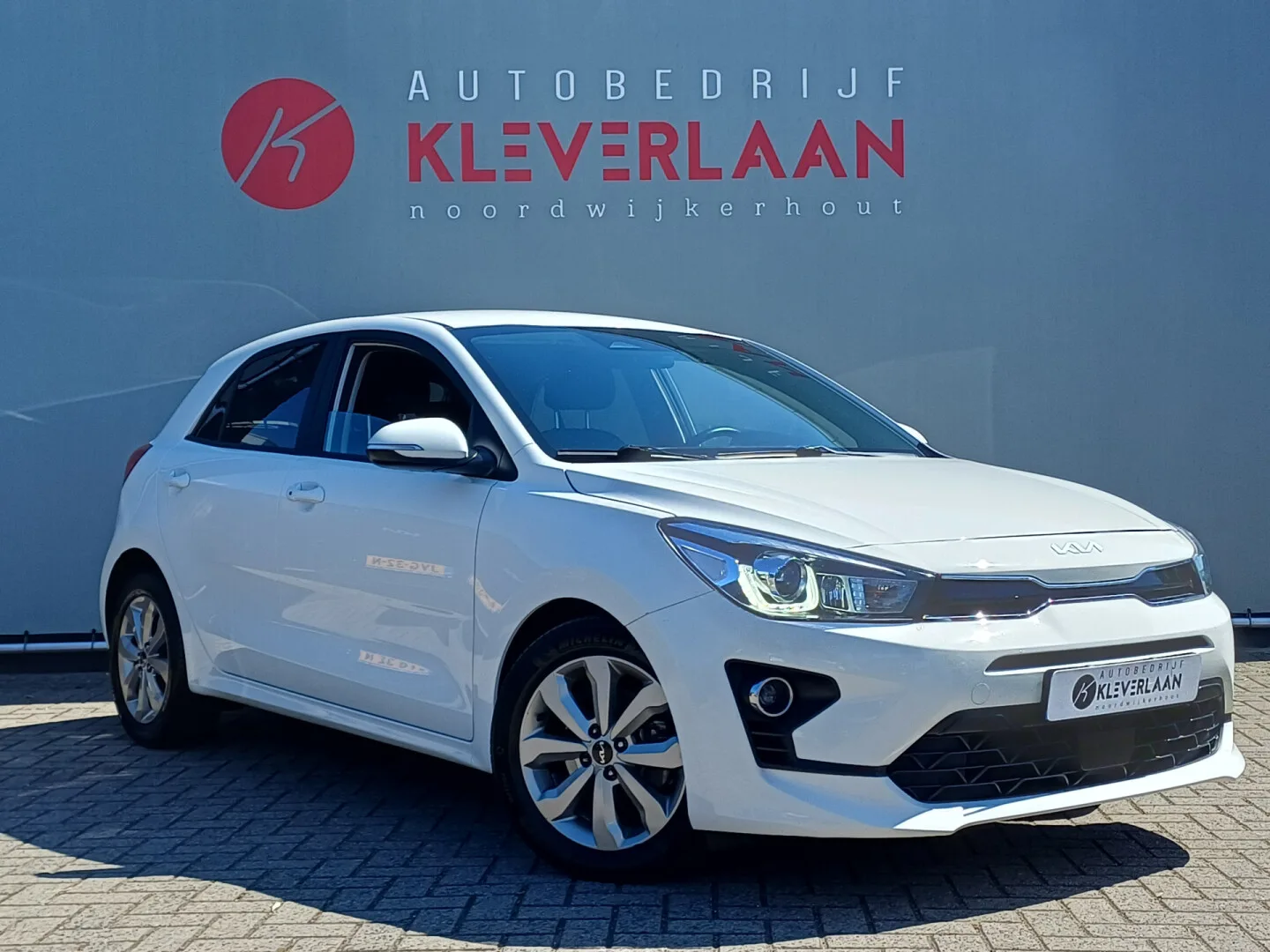 Kia Rio (2023) — foto 1