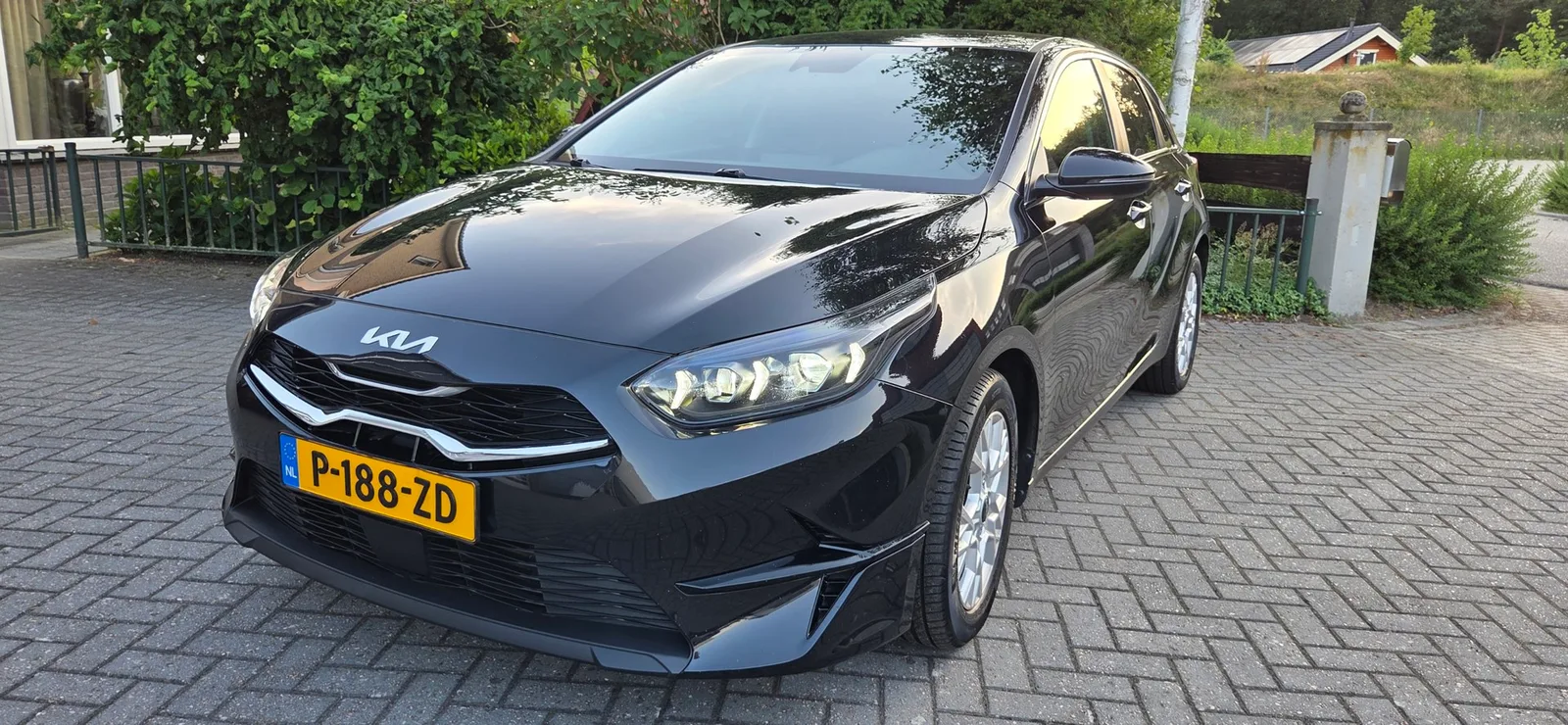 Kia Ceed (2022) — foto 1