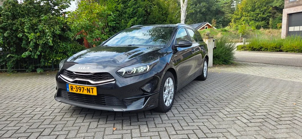 Kia Ceed (2022) — foto 1