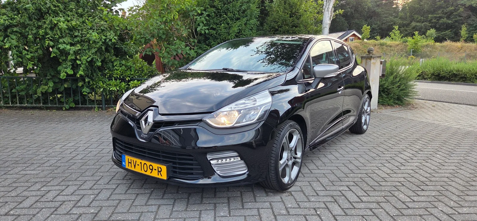 Renault Clio (2016) — foto 1