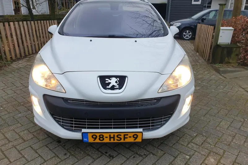 Peugeot 308 (2009)