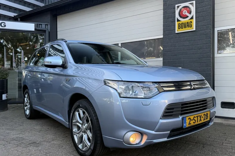Mitsubishi Outlander (2013)