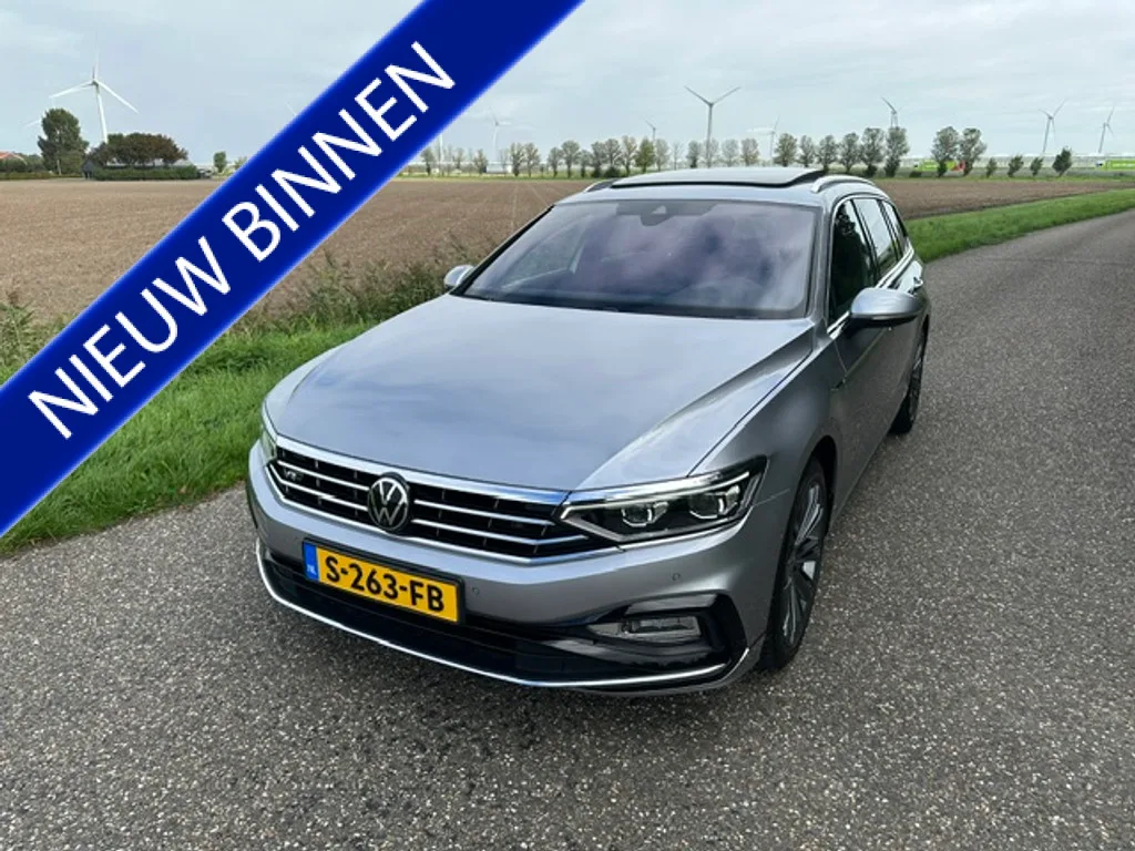 Volkswagen Passat (2023) — foto 1