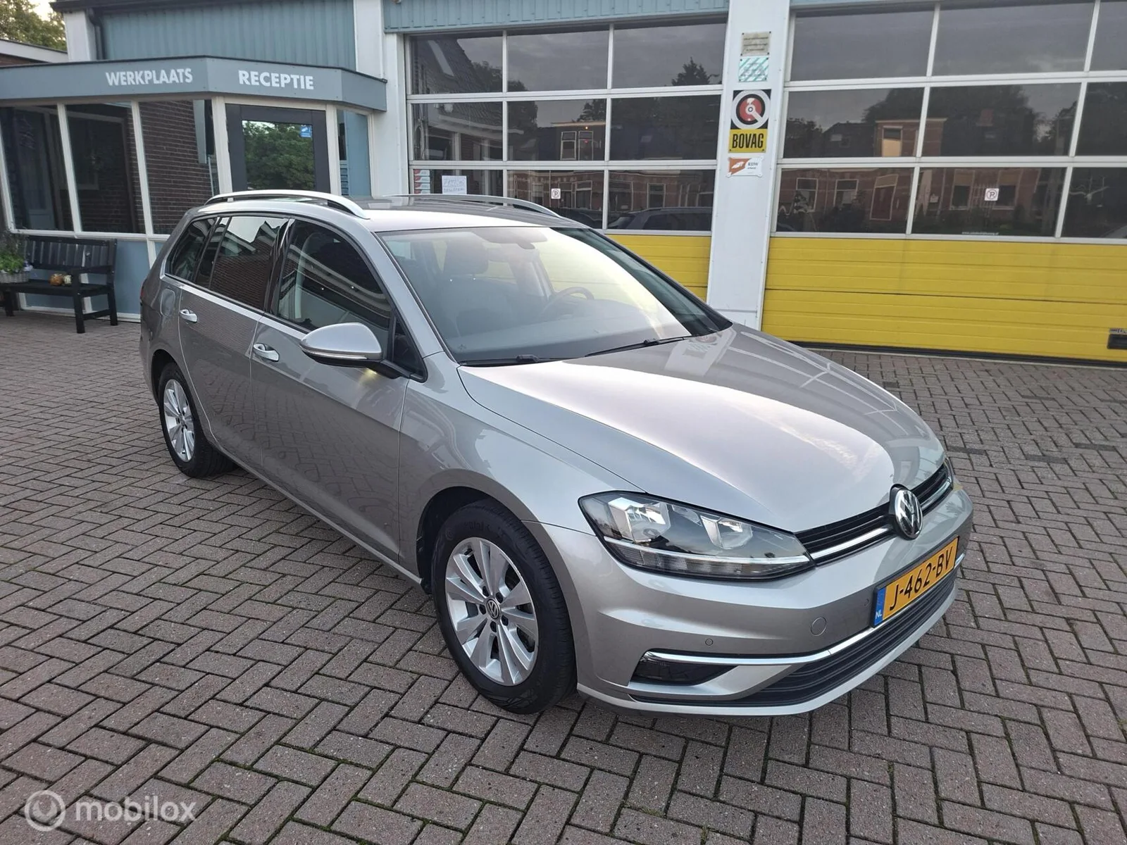 Volkswagen Golf (2020) — foto 1