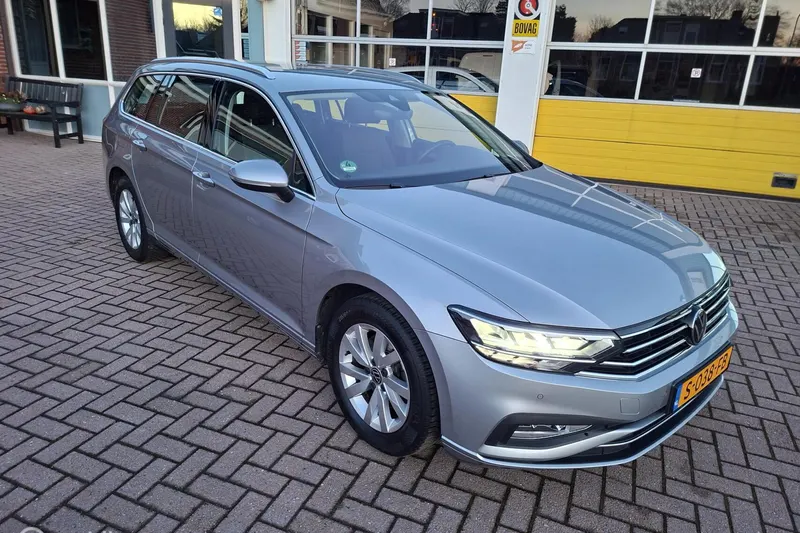 Volkswagen Passat (2023)
