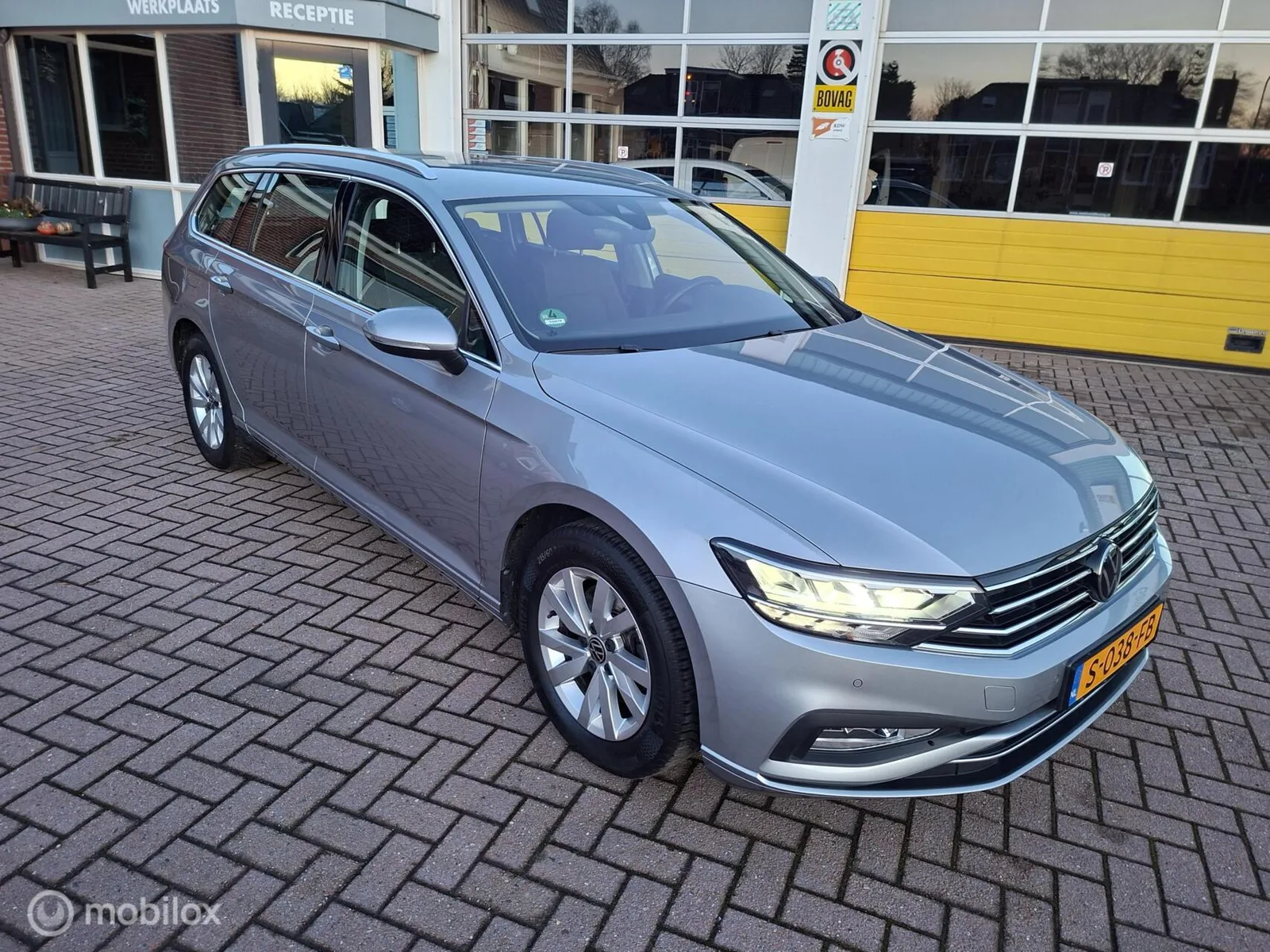 Volkswagen Passat (2023) — foto 1