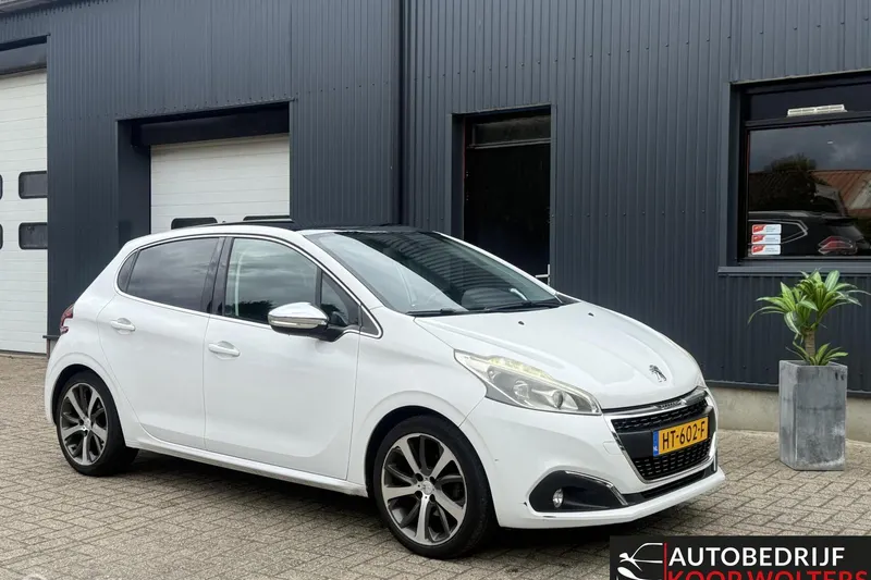 Peugeot 208 (2015)