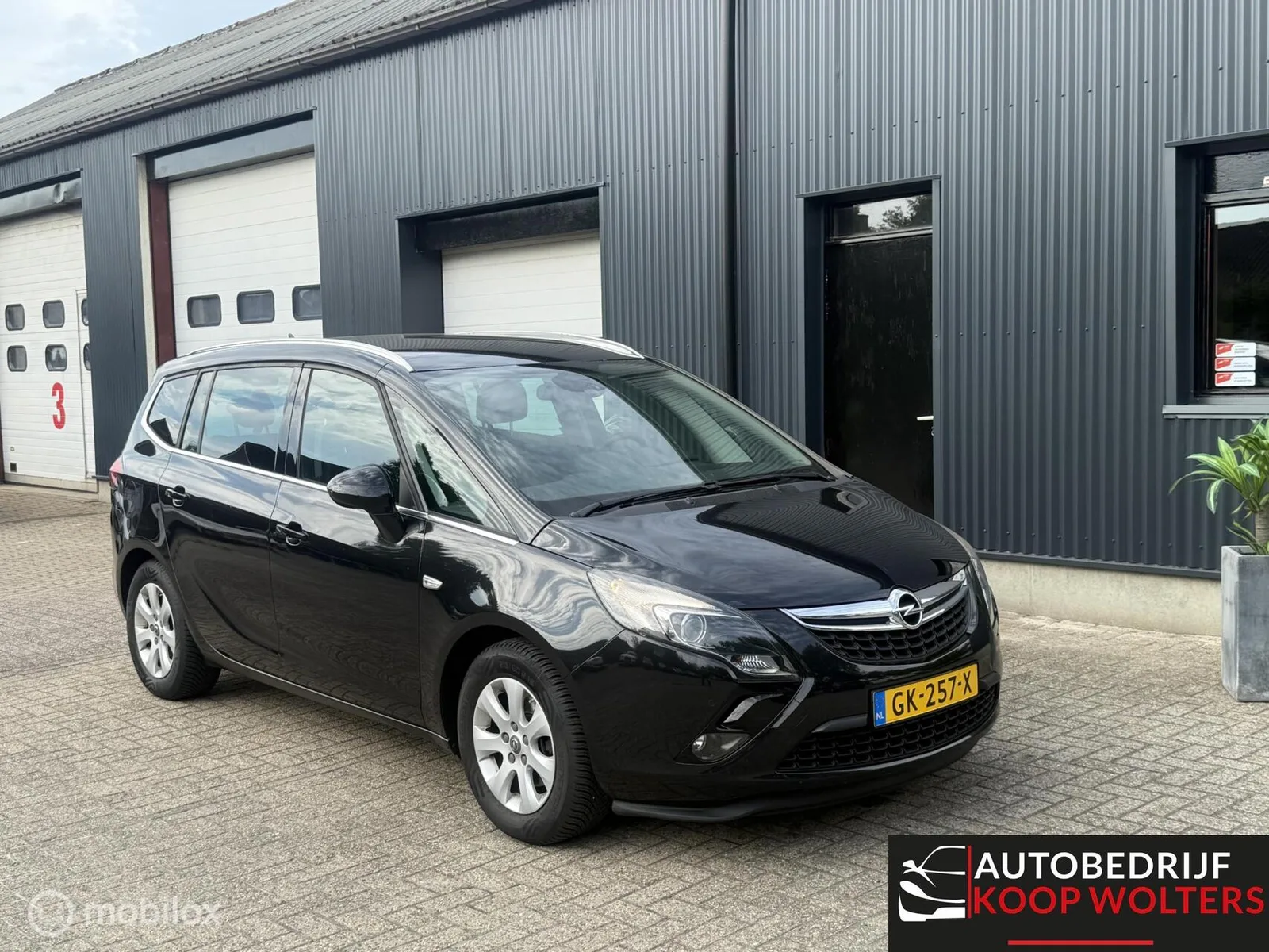Opel Zafira Tourer (2015) — foto 1