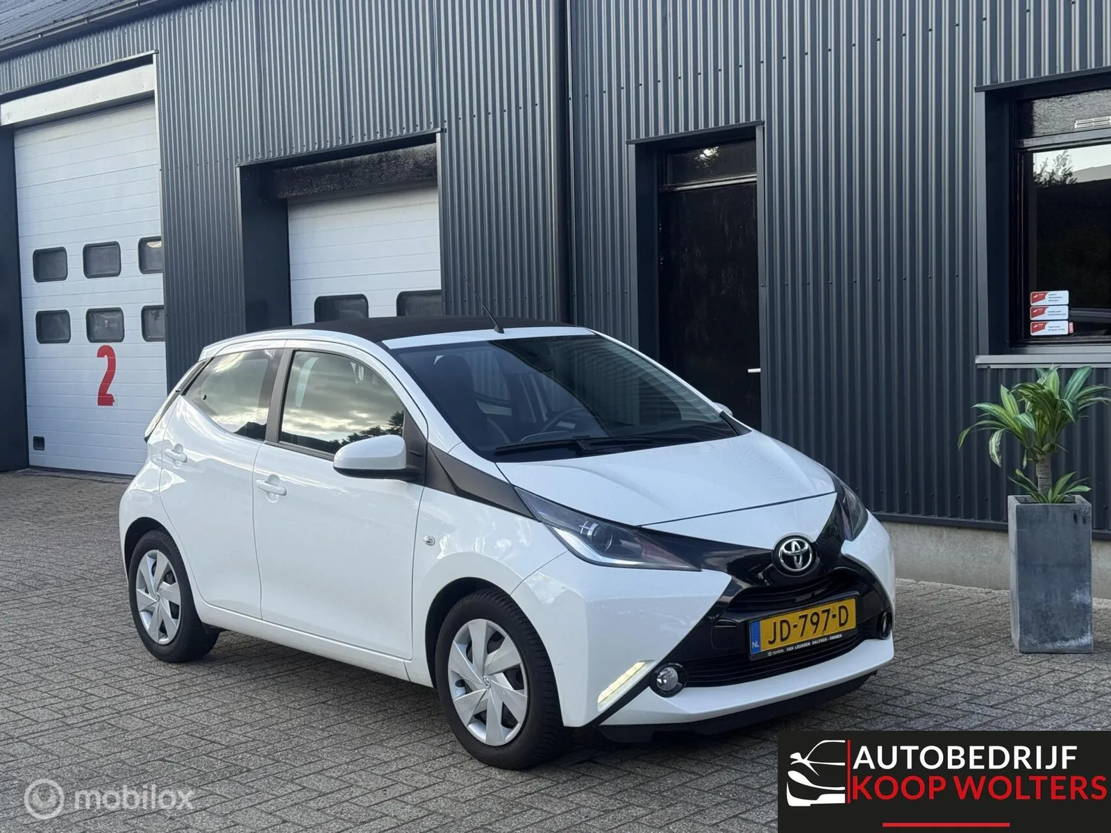 Toyota Aygo (2016) — foto 1