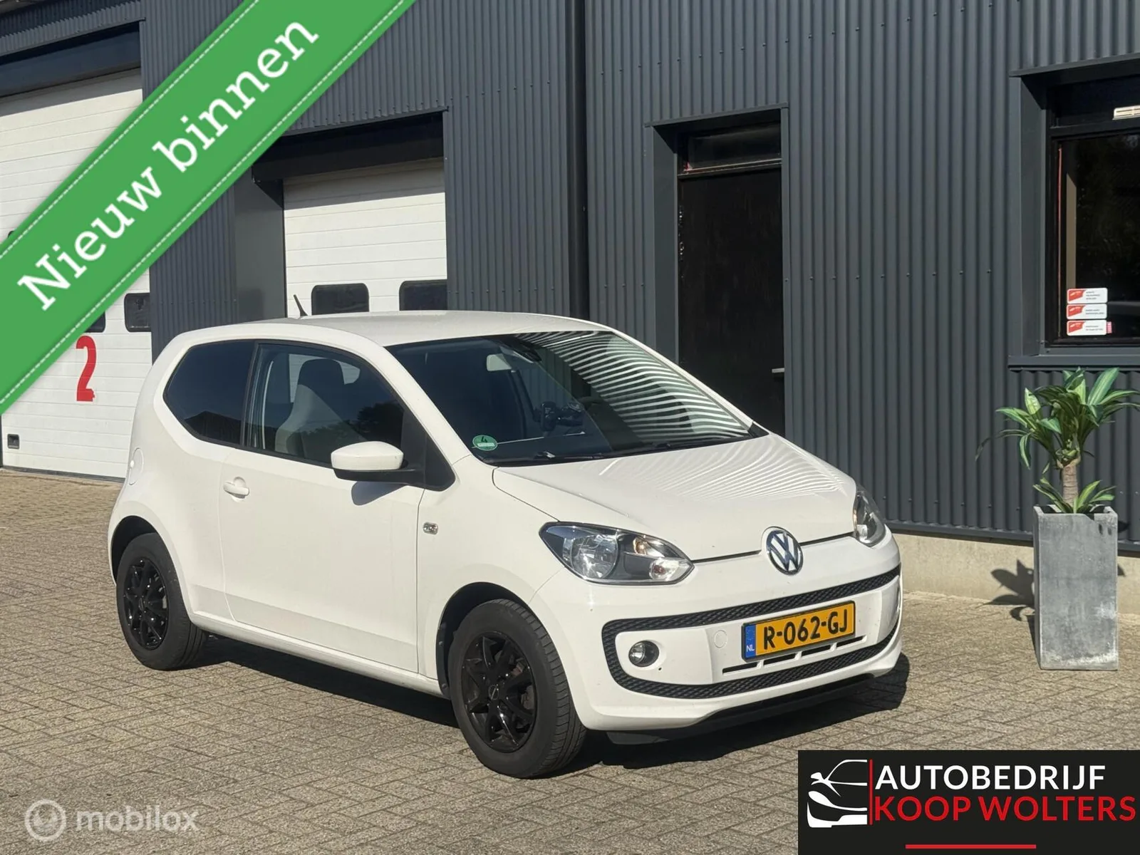 Volkswagen Up! (2012) — foto 1