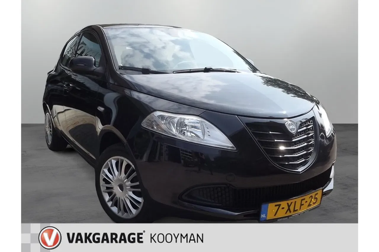 Lancia Ypsilon (2014) — foto 1