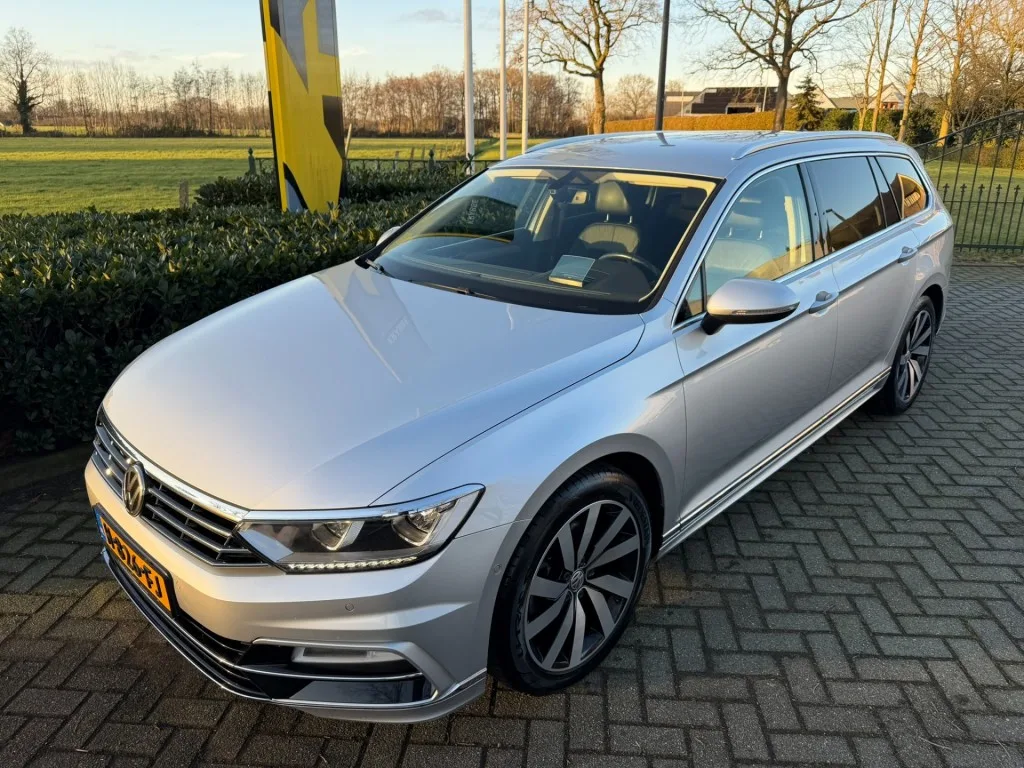 Volkswagen Passat (2019) — foto 1