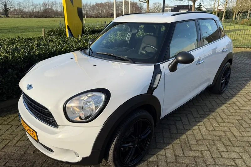 MINI Countryman (2016)