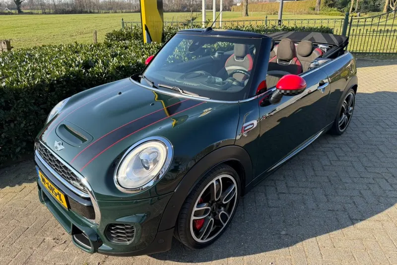 MINI Cabrio (2016)