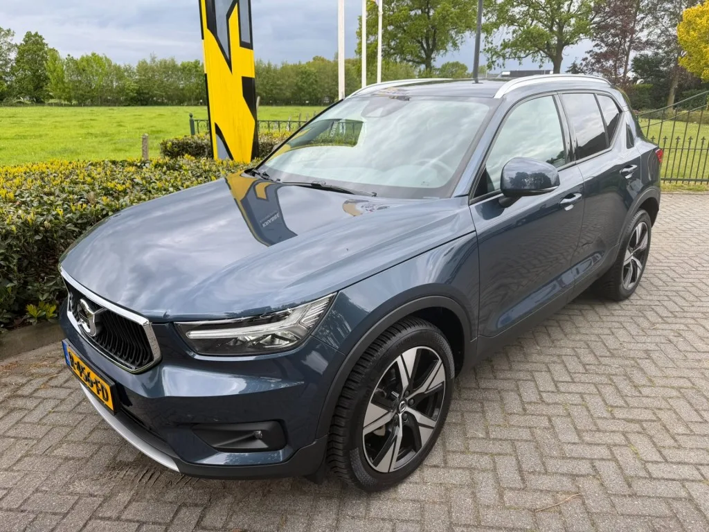 Volvo XC40 (2021) — foto 1