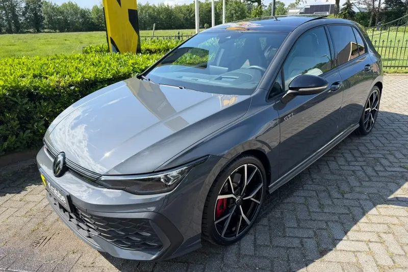 Volkswagen Golf (2024)