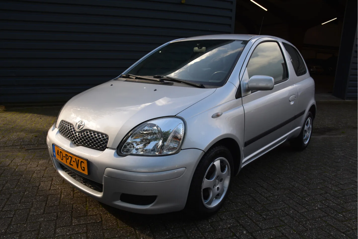 Toyota Yaris (2005) — foto 1