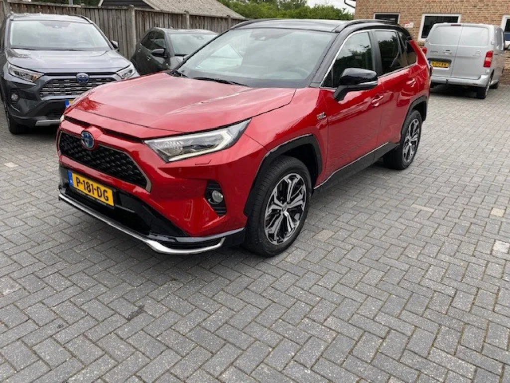 Toyota RAV4 (2022) — foto 1