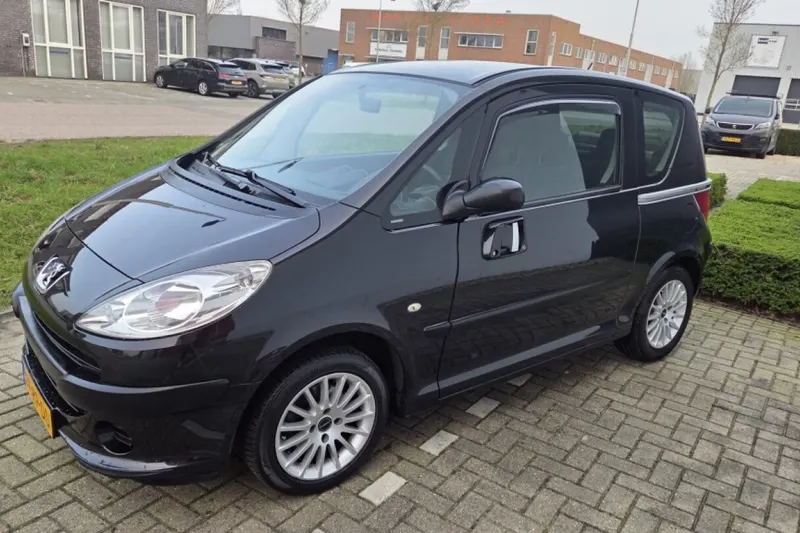Peugeot 1007 (2005)