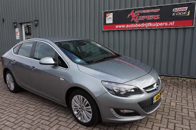Opel Astra (2013)